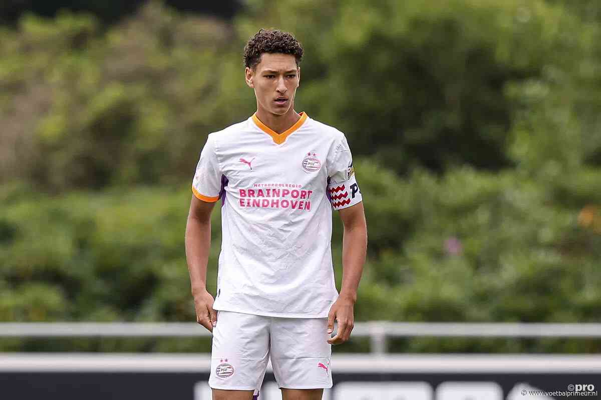 Toptalent van PSV (17) maakt indruk tijdens oefenduel: 'Hij bonst op de deur'