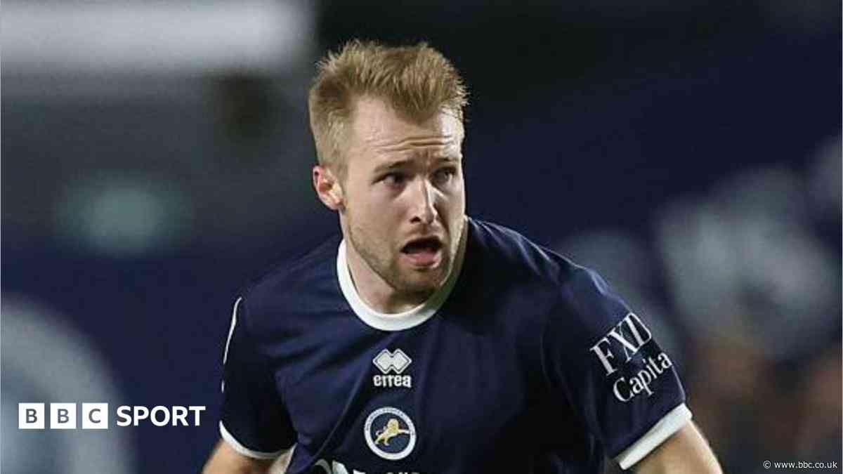 Sheff Wed sign Mitchell from Millwall