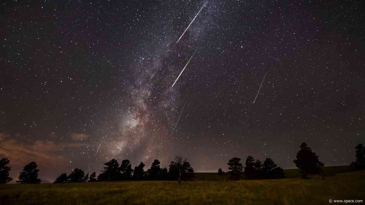 10 places in the US and Canada to see August's partial solar eclipse and Perseid meteor shower in 1 trip