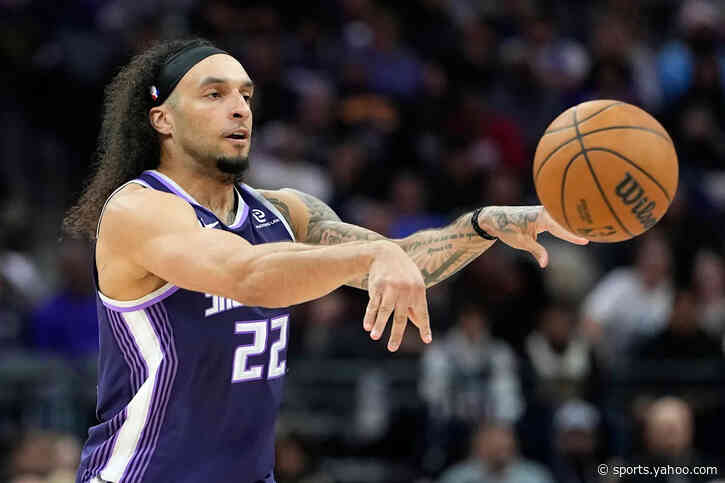 What can the Hawks expect from Devin Carter?