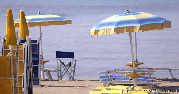 67enne muore dopo essersi tuffato in mare ad Ostia: soffriva di problemi cardiaci. La moglie sotto choc