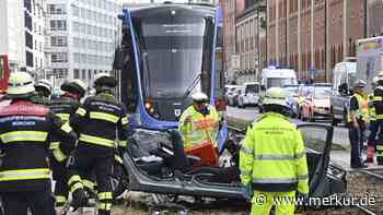 Schwerer Unfall auf Landsberger Straße: Tram schleift Auto mit Familie mehrere Meter mit