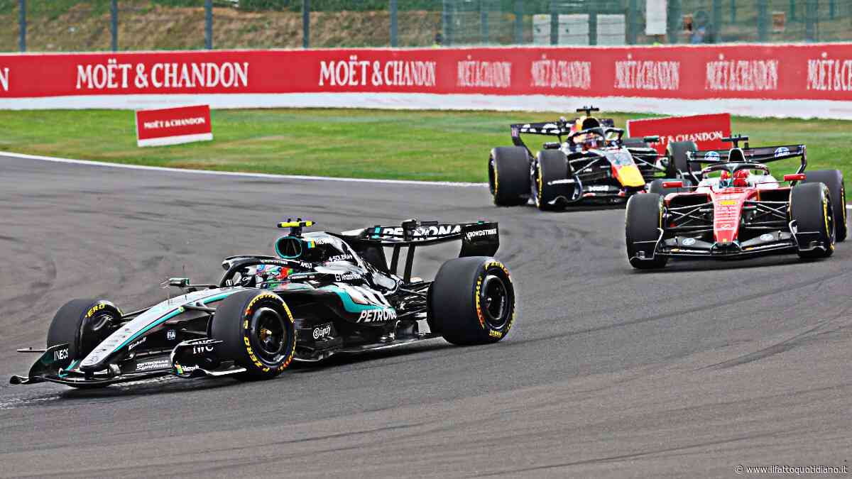 F1, Antonelli da impazzire: vince a Spa dopo un duello pazzesco con Leclerc. Attesa Hamilton: è investigato per unsafe release | Ordine d’arrivo e classifica