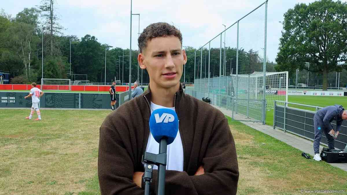 Van Bommel 'heel blij' om weer op het veld te staan: 'Dat was het zwaarst'