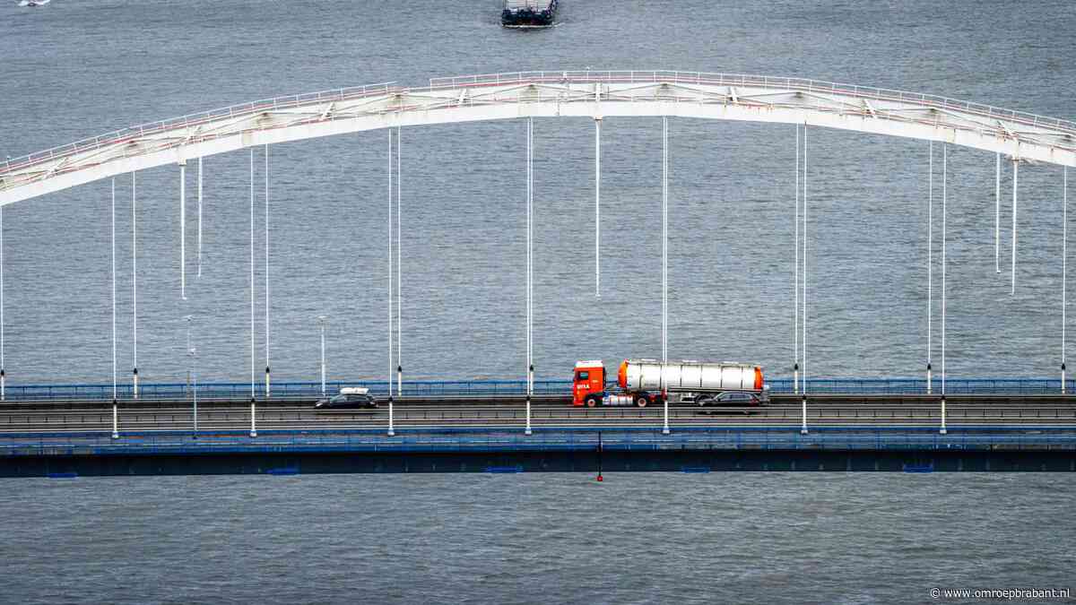 Merwedebrug naar verwachting tot einde zomer afgesloten voor vrachtverkeer