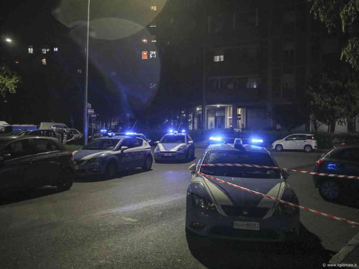 Dà in escandescenze, viene ammanettato davanti ai sanitari e ha un malore. Morto 43enne marocchino
