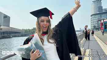 'I didn't think I'd be graduating' after Freshers' Week cancer op