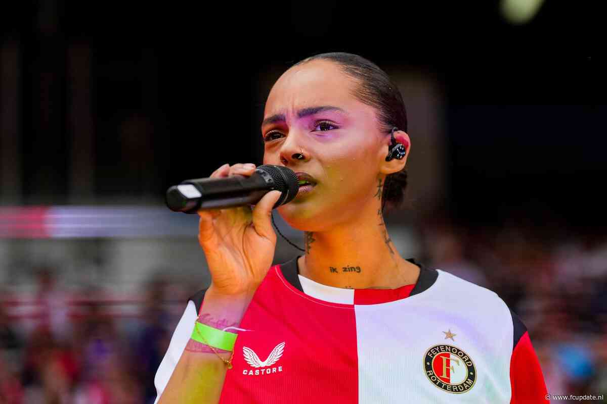 Zangeres Zoë Livay reageert op beschamend optreden tijdens open dag Feyenoord