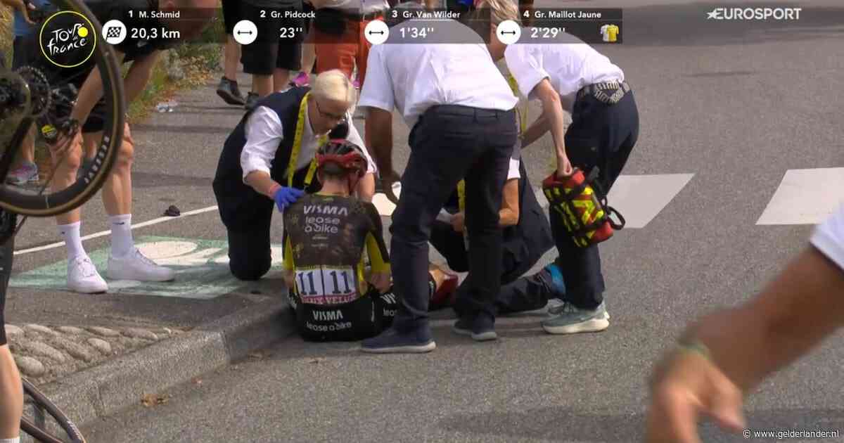 Drama voor Vingegaard: Deen stapt af na harde val op sleutelbeen, Remco Evenepoel wint etappe