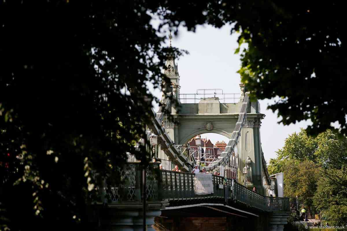 Hammersmith Bridge could use driverless cars after closing to traffic