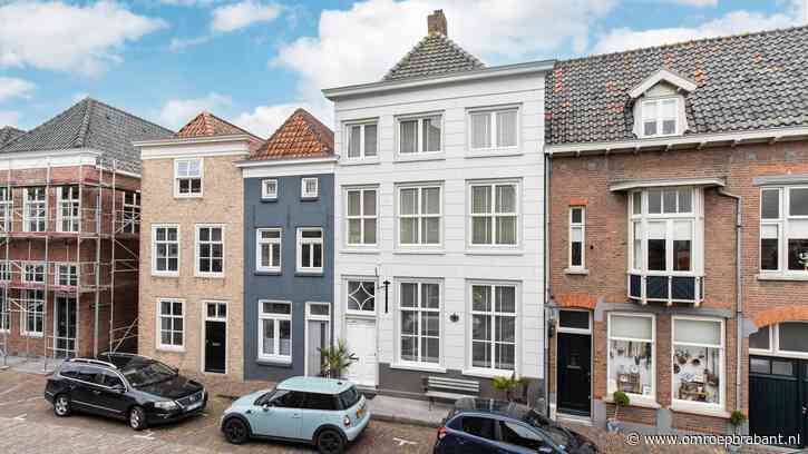 Monumentaal huis in Heusden te koop: ‘Groot, toch voelt het intiem'