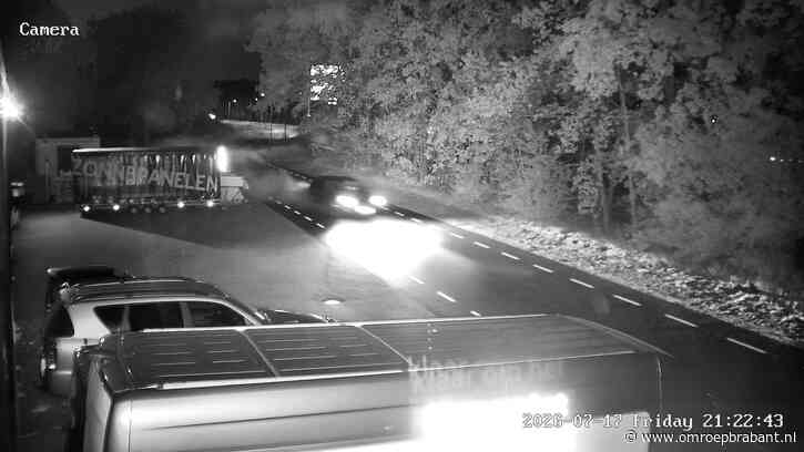 Richard filmt crash voor zijn garage: 'Losse onderdelen gratis op te halen'