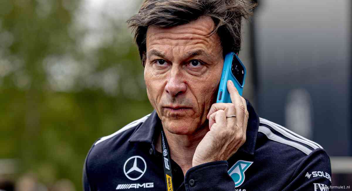 Toto Wolff berispt George Russell na sof in GP België: ‘Lag wellicht aan zijn rijstijl’