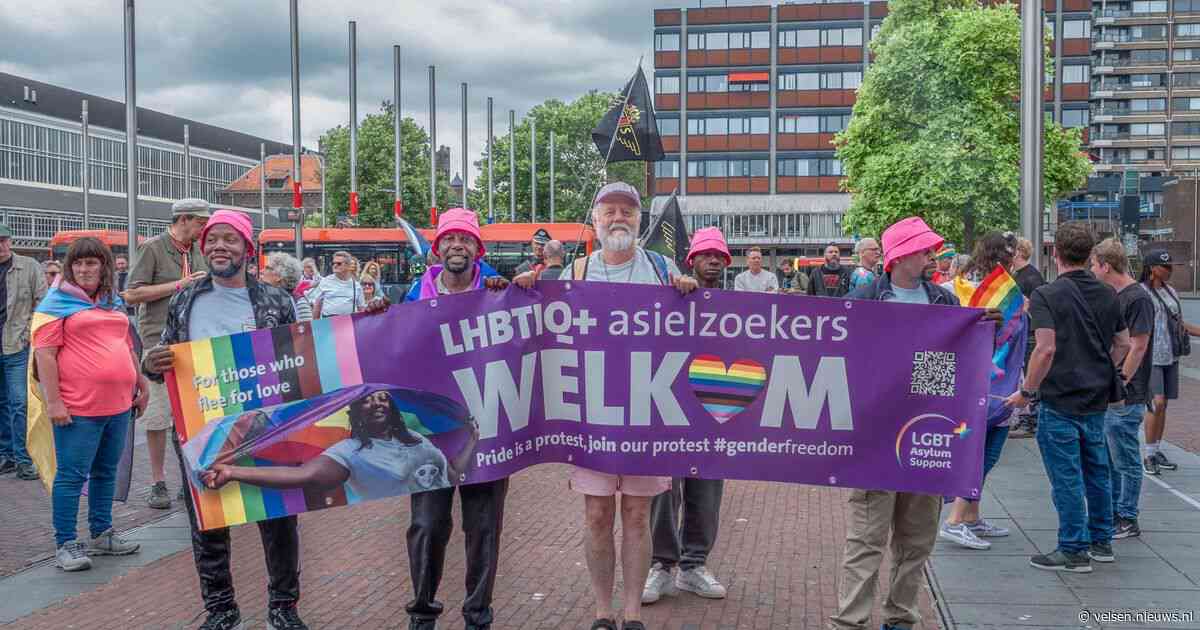 Pride Walk 2026: Hakjes, pakjes en heel veel liefde: Haarlem kleurt alle kanten van de regenboog