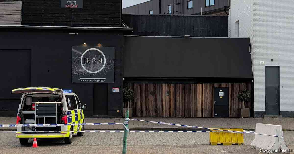 Nederland­se man (59) vast na dodelijke schietpar­tij bij nachtclub Antwerpen, zou gaan om Steven S.