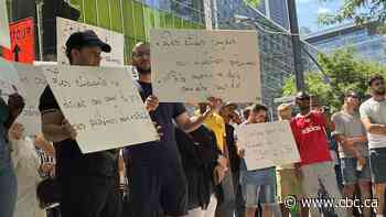 Students continue to protest closure of Montreal college after province suspends its permit