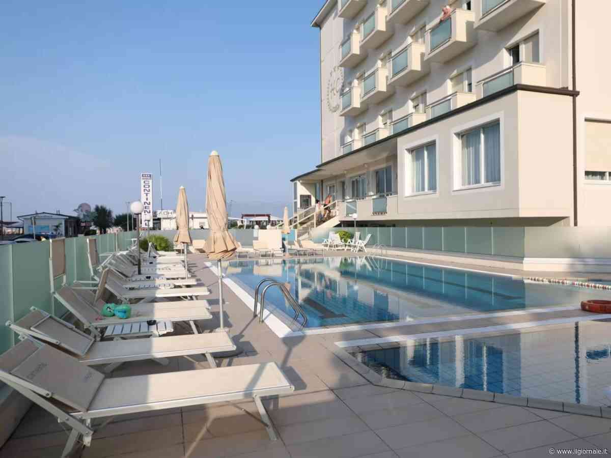 Bimba di 4 anni annegata in piscina, il papà indagato per abbandono di minore: la dinamica della tragedia