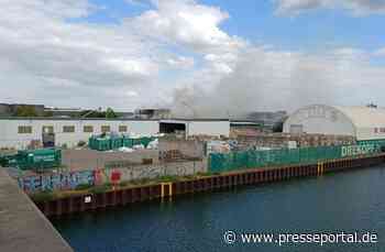 FW-DO: Brand auf einem Recyclingbetrieb im Dortmunder Hafen