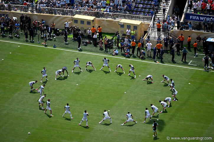Argentina make three changes in starting line up, Spain name same team