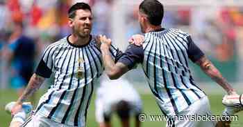 Spelers van Spanje en Argentinië begonnen aan warming-up, Kluivert in goed gezelschap