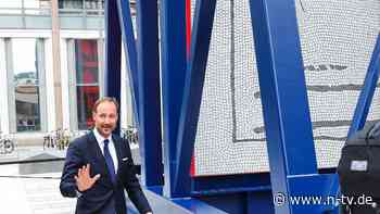 Kronprinz Haakon bei Zeremonie: Oslo erinnert mit Denkmal an Breivik-Anschlagsopfer