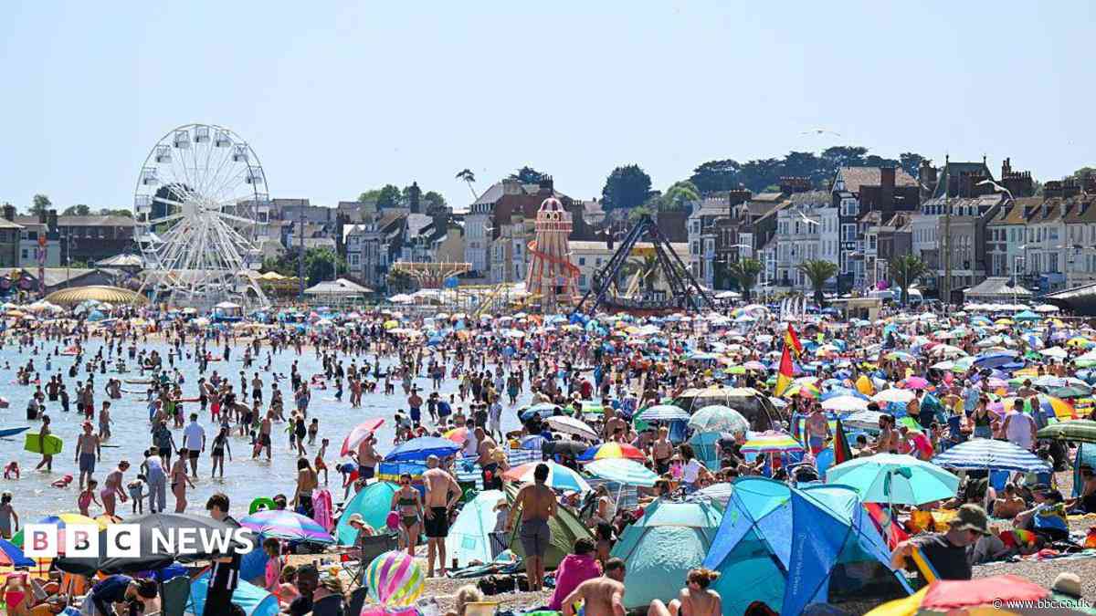 Beach red flagged over 'unfounded' sewage fears