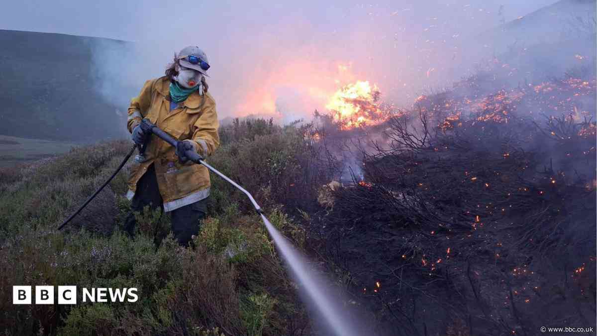 Fire crews 'surround' large-scale Cairngorms wildfire