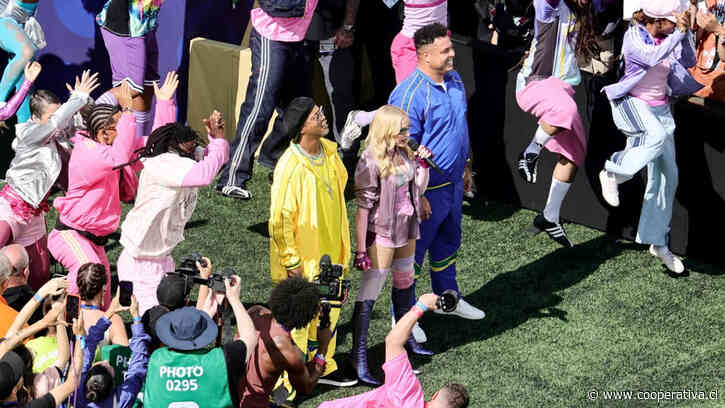Madonna ingresó junto a Ronaldinho y Ronaldo al show del entretiempo de la final