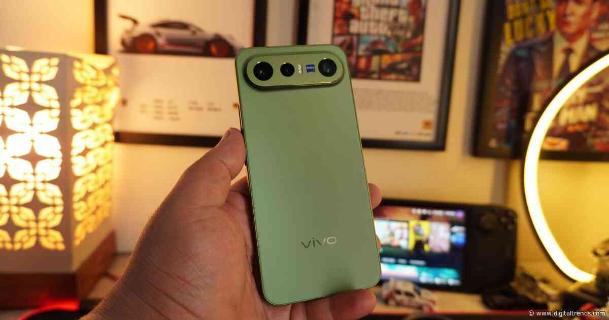 Vivo X300 FE review: The compact flagship I didn’t expect to like this much
