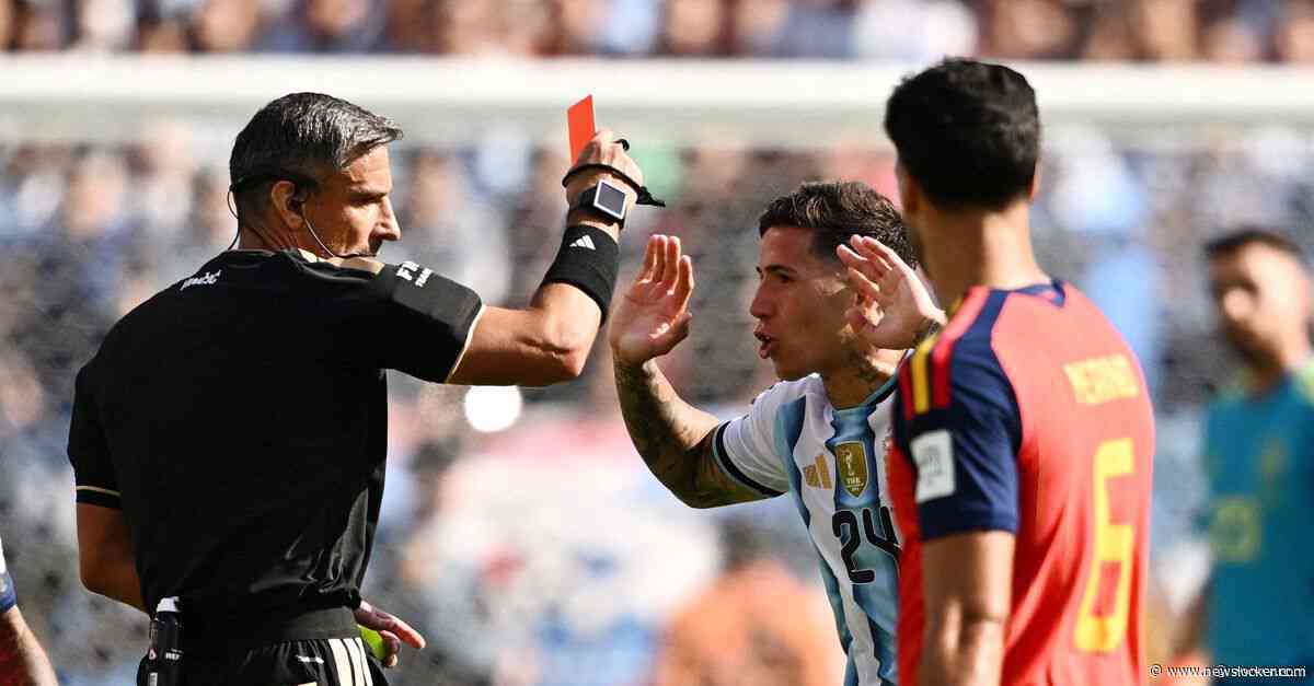 Reguliere speeltijd zit erop, Argentinië moet na rood Fernandez in verlenging door met tien man (0-0)