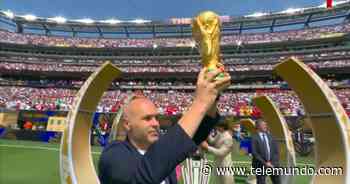 Iniesta, Kempes, Alcaraz y Hoyeon presentan la Copa del Mundo