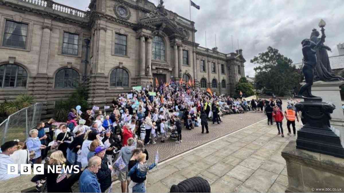 Nursery closure fears prompts protest