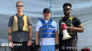 Rooney, Hart and Richards row down Hudson River