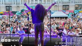 In Pictures: Harbour Festival and highland cow