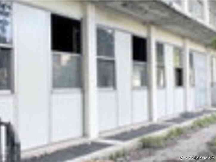 Basta un salto per "occupare" l'ex centro civico di viale Ungheria