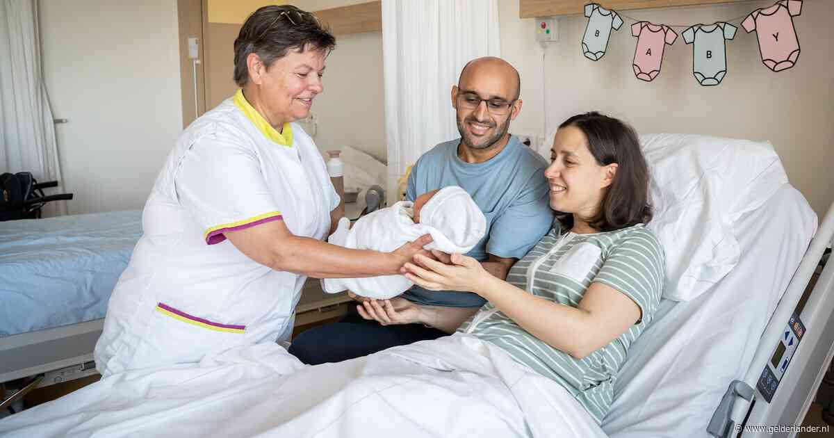 Pasgeboren baby’s en hun moeders worden deze zomer in veertien nieuwe kraamhotels verzorgd