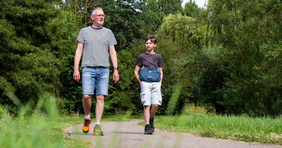 Boaz (11) is bijna blind en wandelt Vierdaagse voor zijn klasgenoten: ‘Wat een pokkeneind, dacht ik eerst’