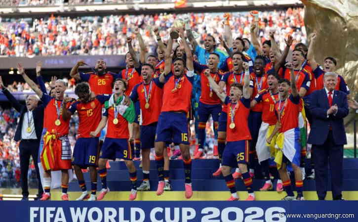 Trump lingers on stage to lap up World Cup spotlight