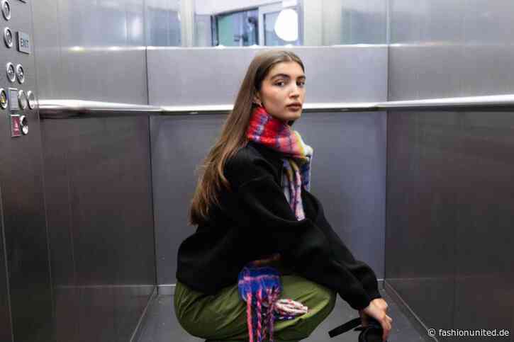 Farbe kommt ins Spiel: Pieces überarbeitet Back-to-Work-Garderobe
