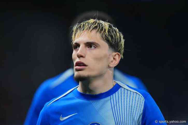 Garnacho continues to favor Roma despite Fiorentina interest