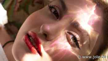 Ultra shiny: Dieser Hybrid-Lippenstift aus der Drogerie ist das Sommer-Essential unserer Head of Beauty