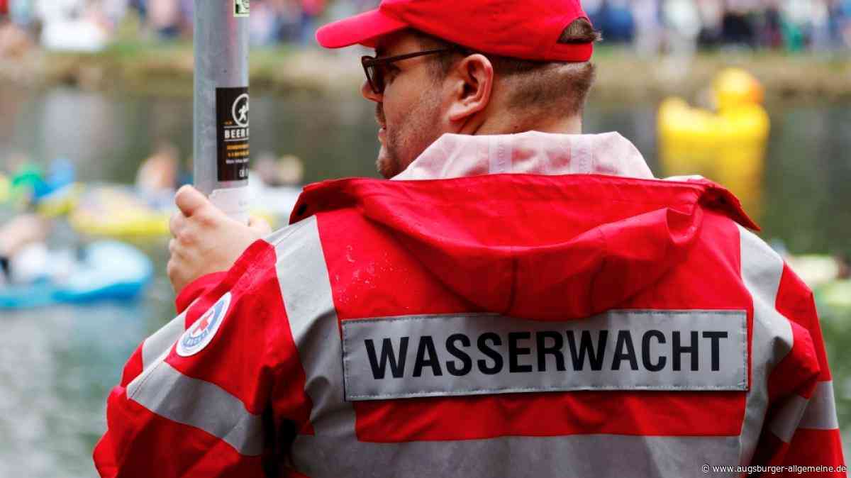 Rettungskräfte geben Tipps und letzte Informationen für ein sicheres Nabada