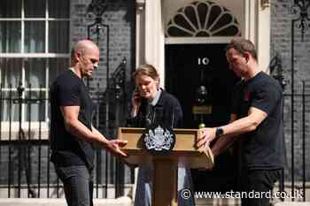 Andy Burnham latest LIVE: Starmer to give final No10 address as new Labour leader to become Prime Minister