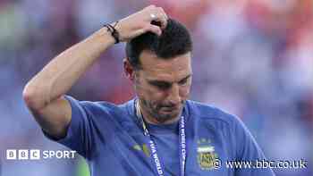 Scaloni leaves news conference in tears talking about his future