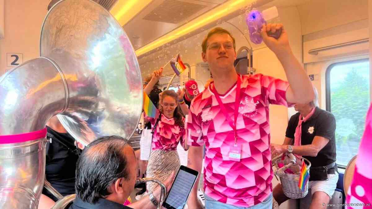 LIVE Roze Maandag: Roze Maandag Express arriveert in Tilburg
