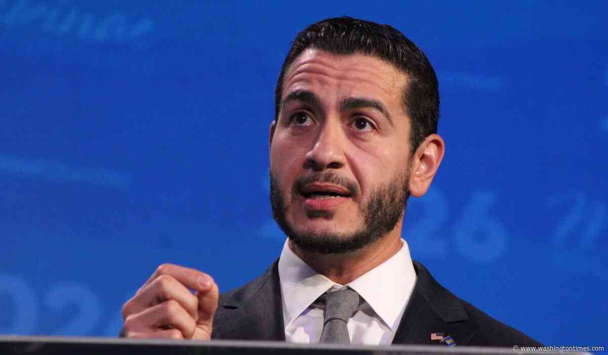 El-Sayed pushes back on Tapper's Iran questions in contentious interview