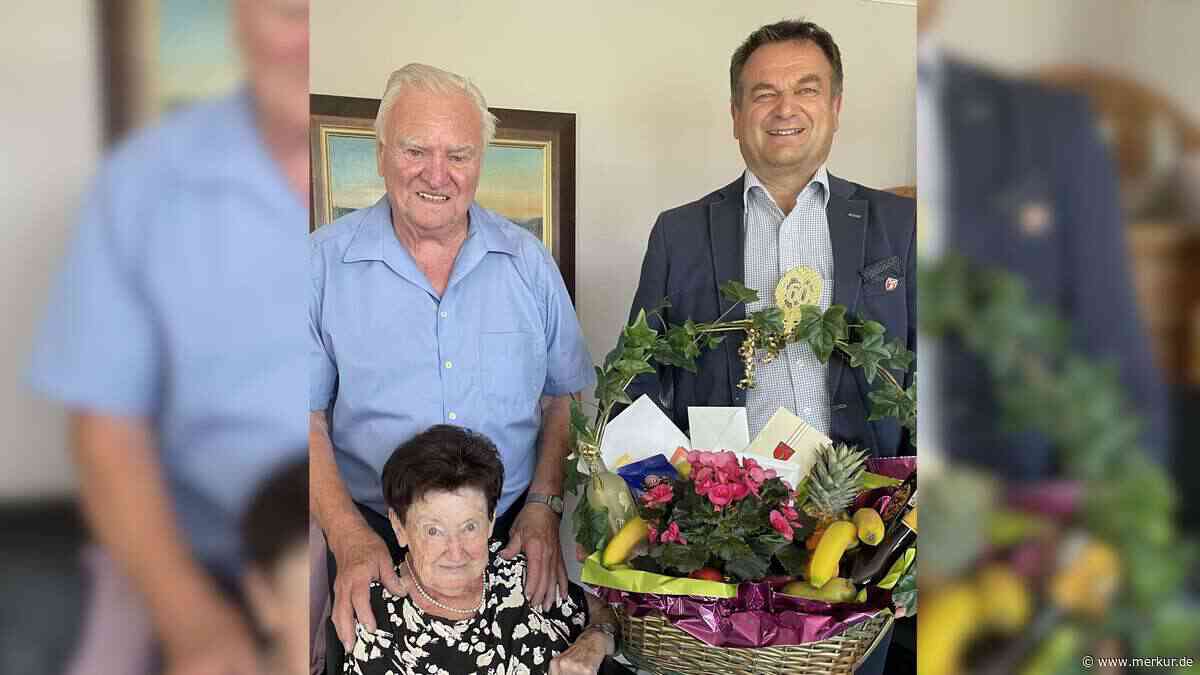 Er verlangte eine Armbanduhr als Pfand: Heute sind sie 60 Jahre verheiratet