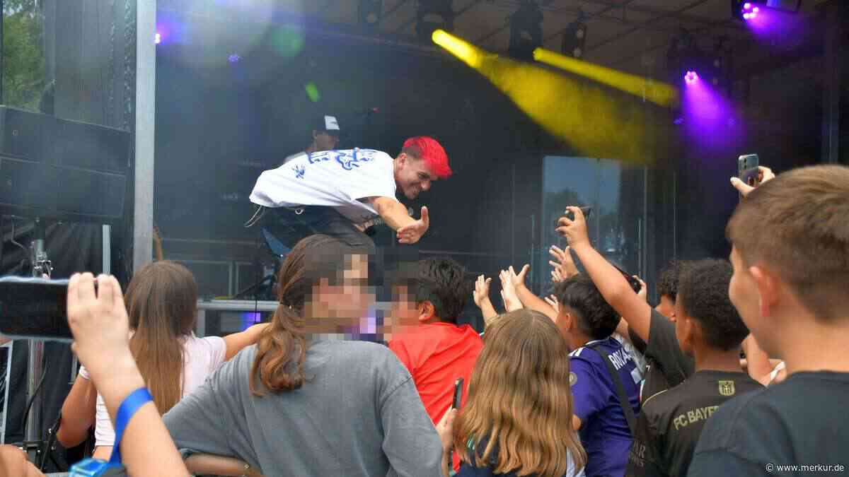 1500 Besucher beim Open-Air-Festival: Feiern mit Youtube-Stars und Musikern aus der Region
