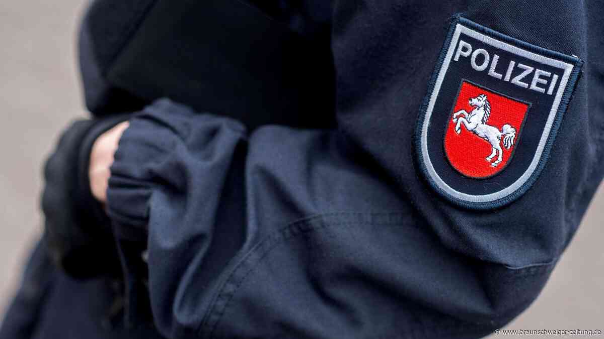 Mann in hilfloser Lage bestohlen – Wolfsburgs Polizei sucht Zeugin