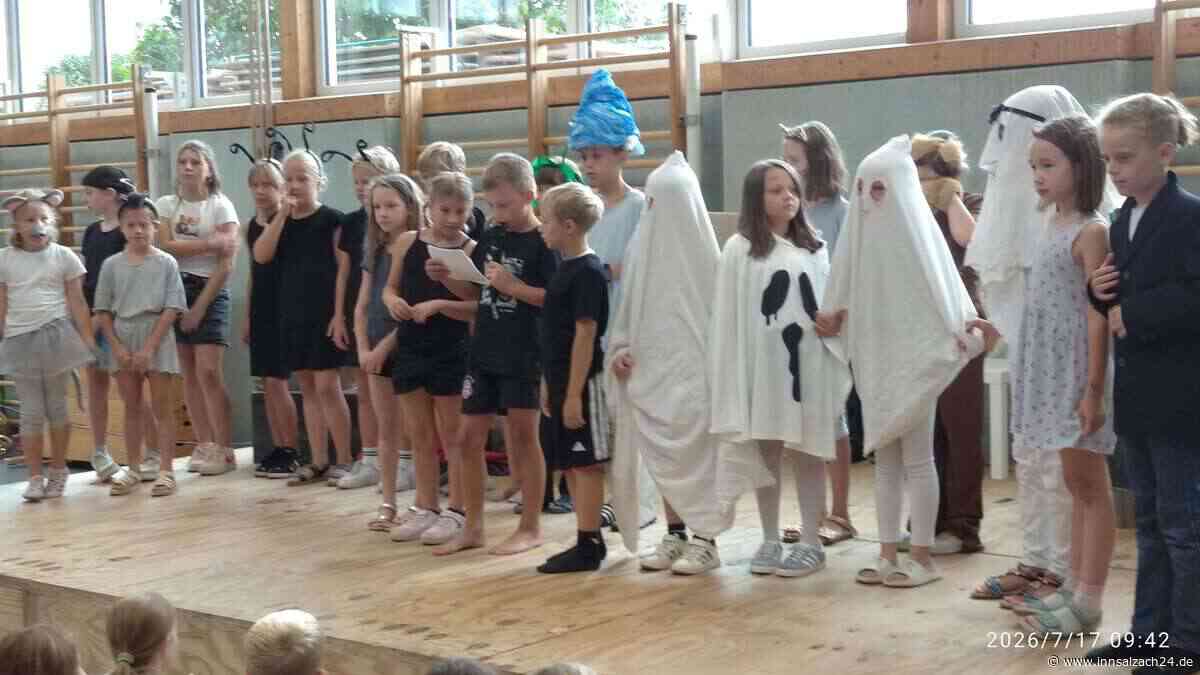 So bunt feiert die Grundschule Niederbergkirchen ihr großes Schulfest